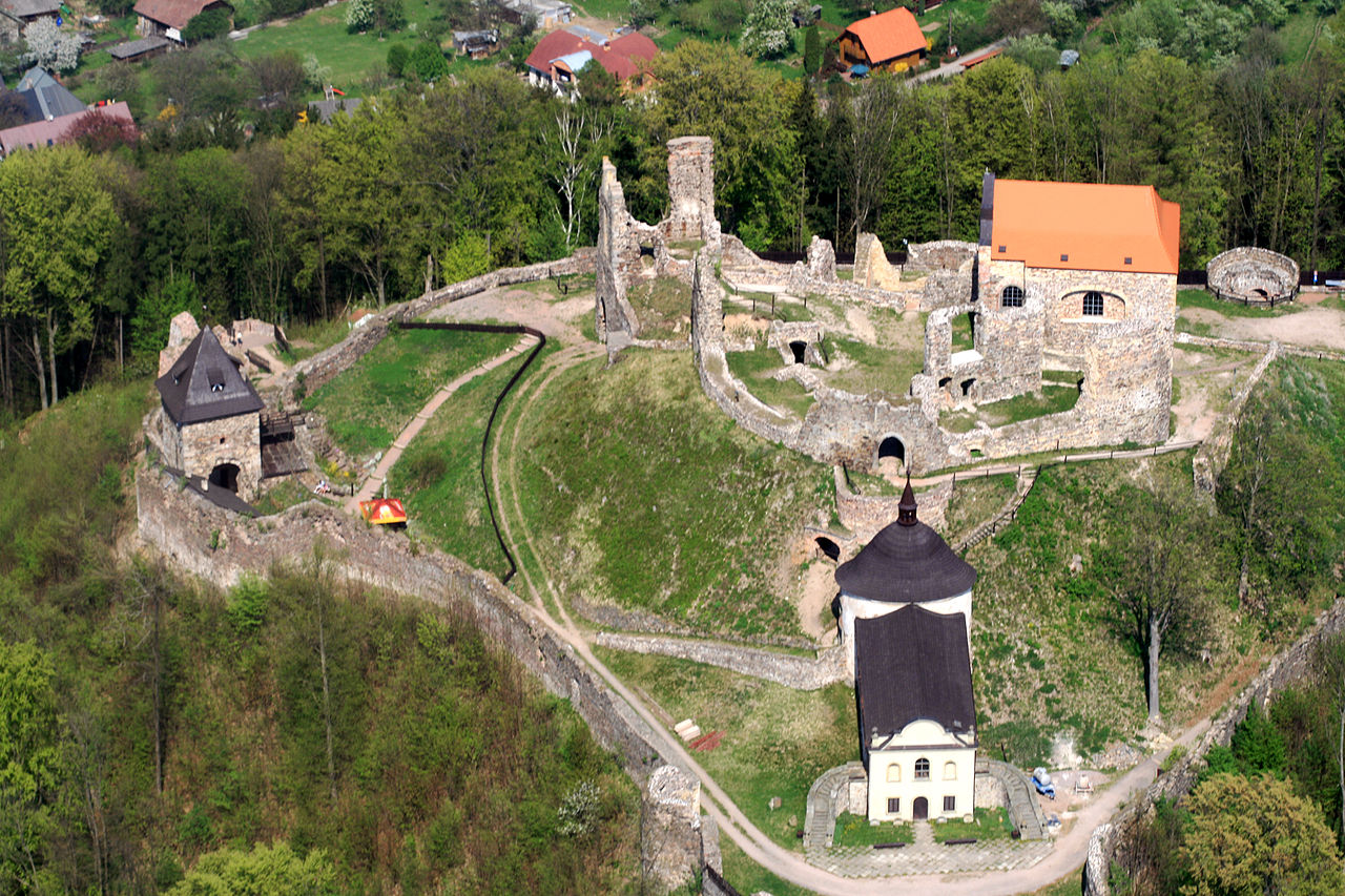 ZŘÍCENINA HRADU POTŠTEJN